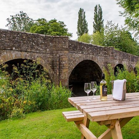 The Lion Hotel Leintwardine Exterior foto