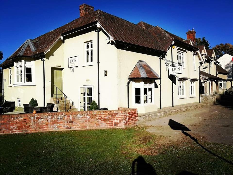 The Lion Hotel Leintwardine Exterior foto