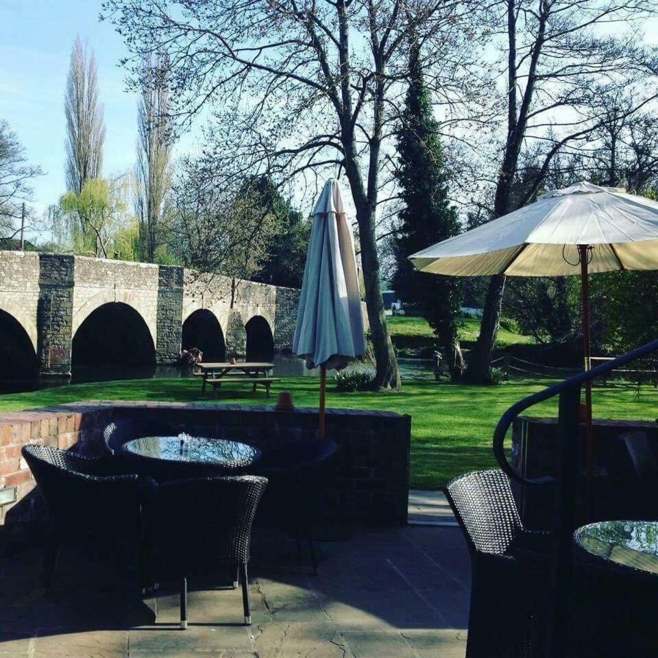 The Lion Hotel Leintwardine Exterior foto